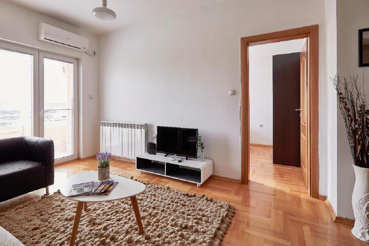 Smart Apartments Скопие Екстериор снимка